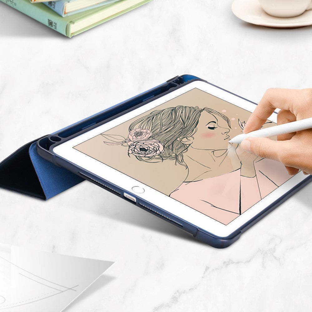 iPad 9.7 (2018-2017) / iPad Air / iPad Air 2 Tri-Fold Læder Cover m. Apple Pencil Holder - Mørkeblå