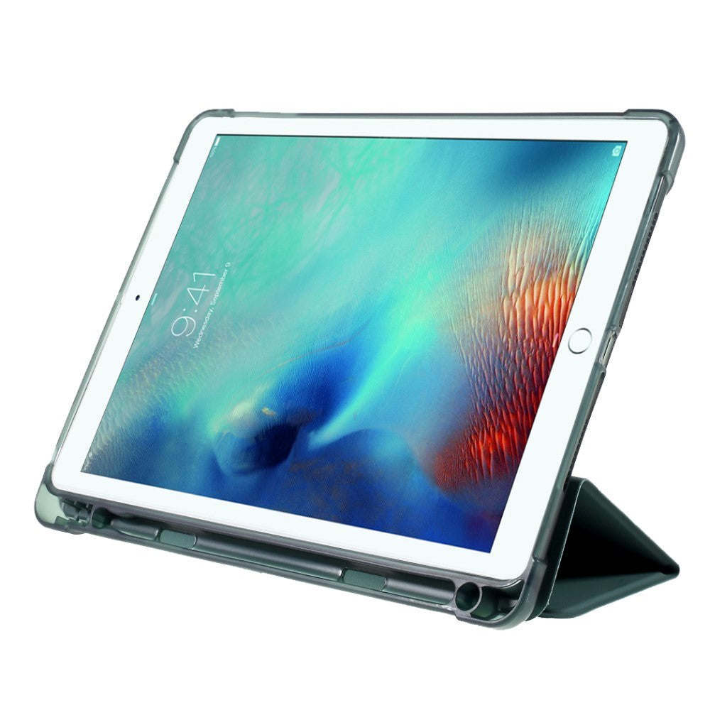 iPad 9.7 (2018-2017) / iPad Air / iPad Air 2 Tri-Fold Læder Cover m. Apple Pencil Holder - Mørkegrøn