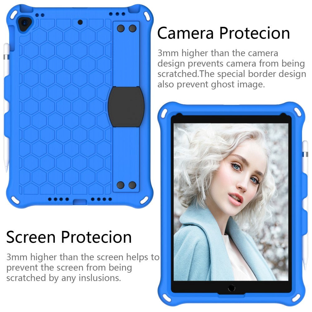 iPad 10.2" (2021 / 2020 / 2019) / iPad Pro 10.5 / iPad Air (2019) Børnecover m. Skulderstrop - Bikube Mønster - Blå