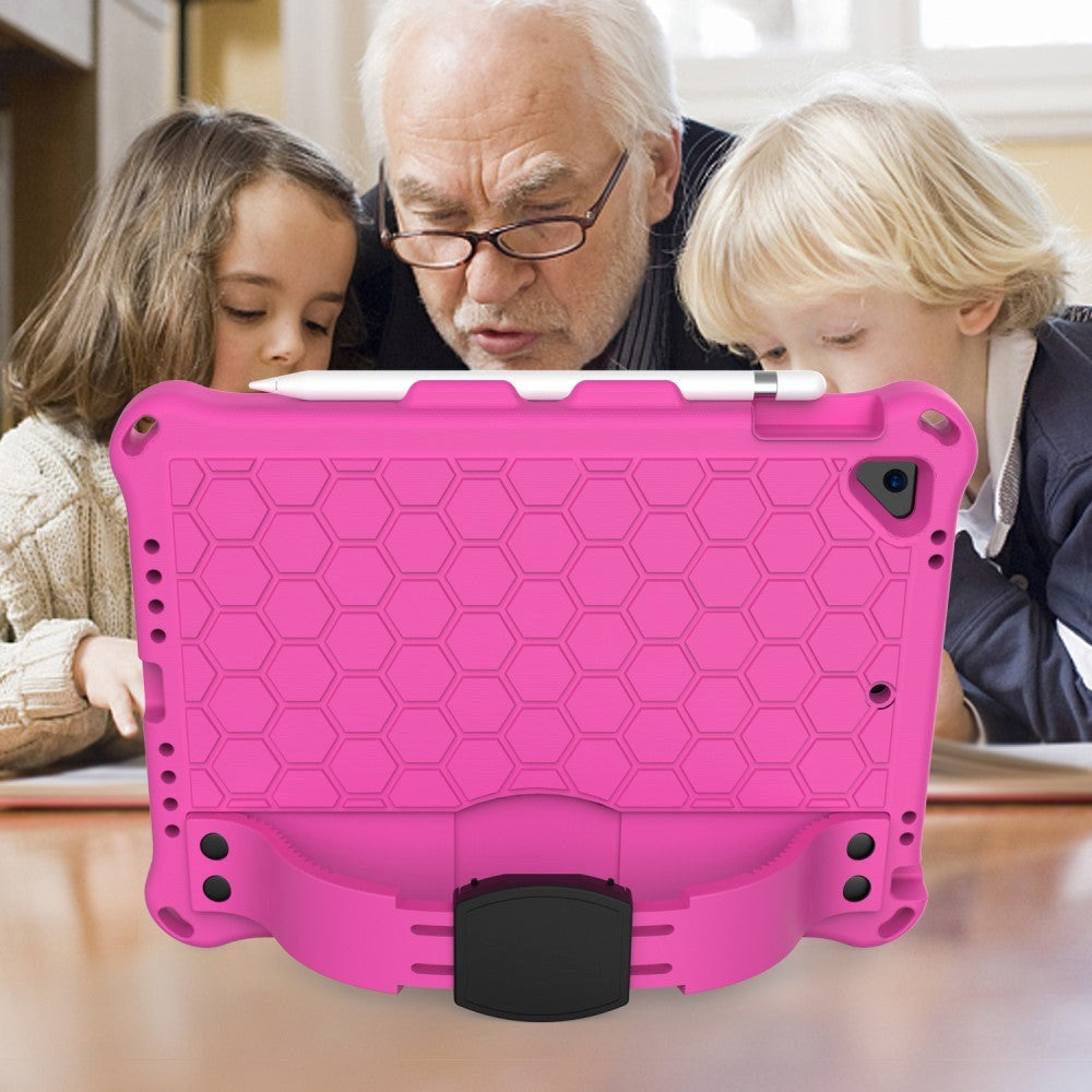 iPad (2018) / iPad (2017) / iPad Air / iPad Air 2 Børnecover m. Skulderstrop - Bikube Mønster - Lyserød