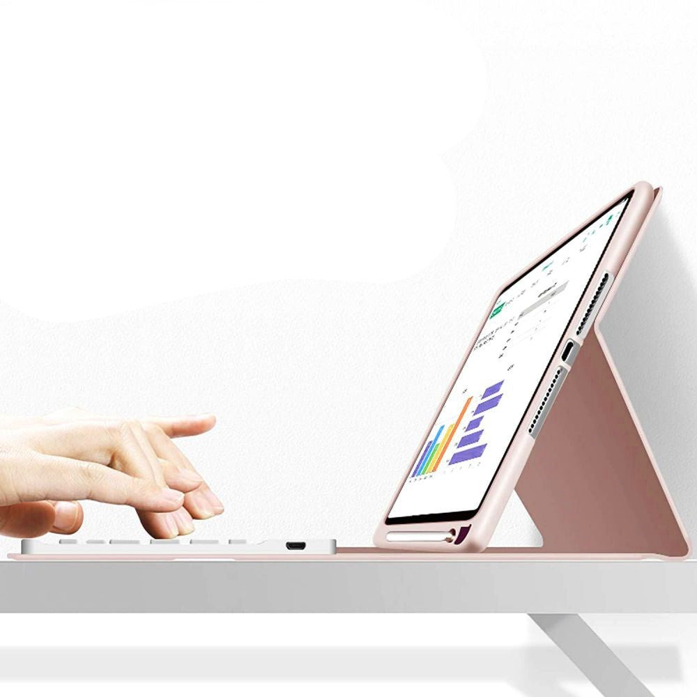 iPad 11" (2025) / iPad 10.9" (2024/2022) Tech-Protect Keyboard Cover m. Apple Pencil Holder - Engelsk Layout - Lyserød