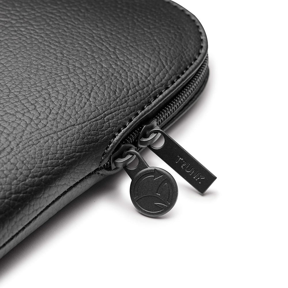Trunk Vegansk Læder Sleeve til Macbook 13" (30,5 x 22 x 2 cm) - Black Apple Peel