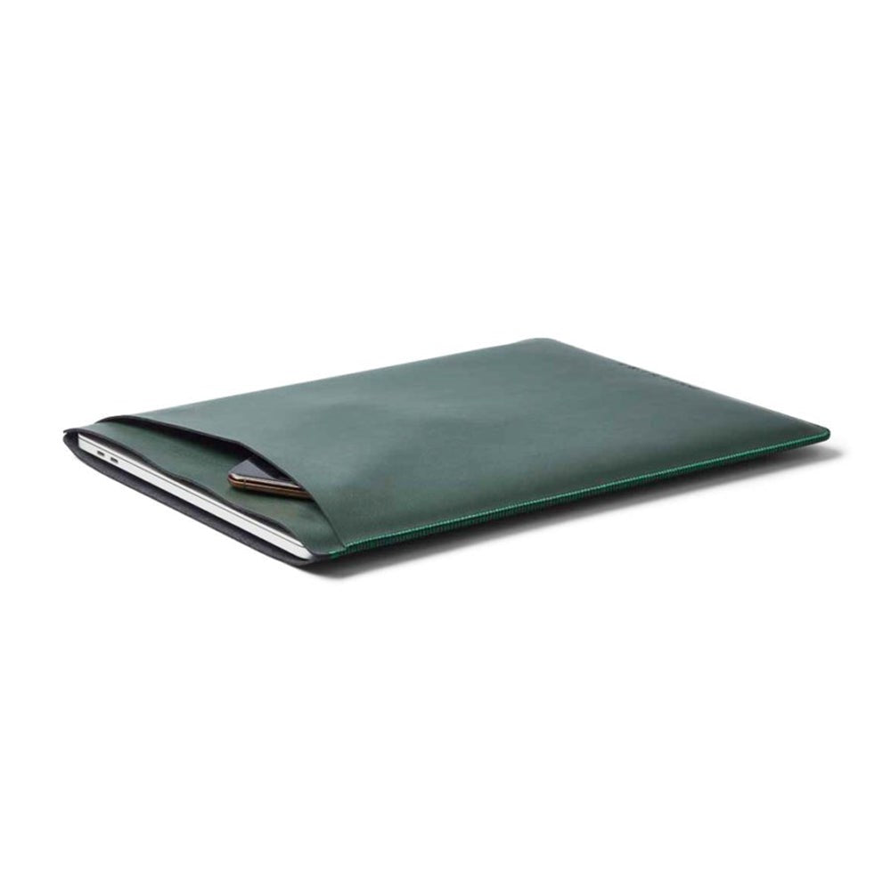 Philbert UltraSlim 15" Vegansk Læder Sleeve m. Strop Til MacBook / Laptop (35,5 x 25 x 2 cm) - Grøn