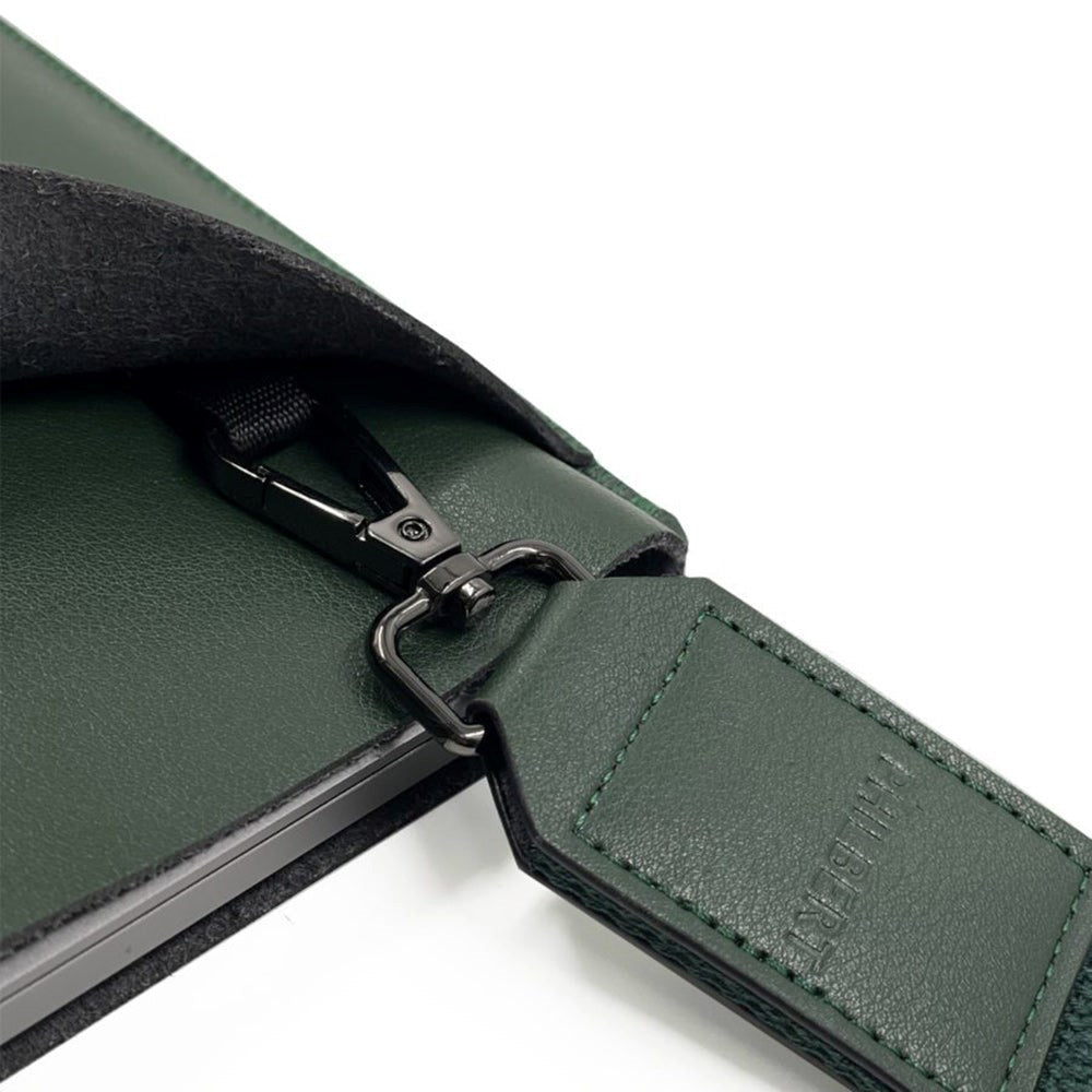 Philbert UltraSlim 15" Vegansk Læder Sleeve m. Strop Til MacBook / Laptop (35,5 x 25 x 2 cm) - Grøn