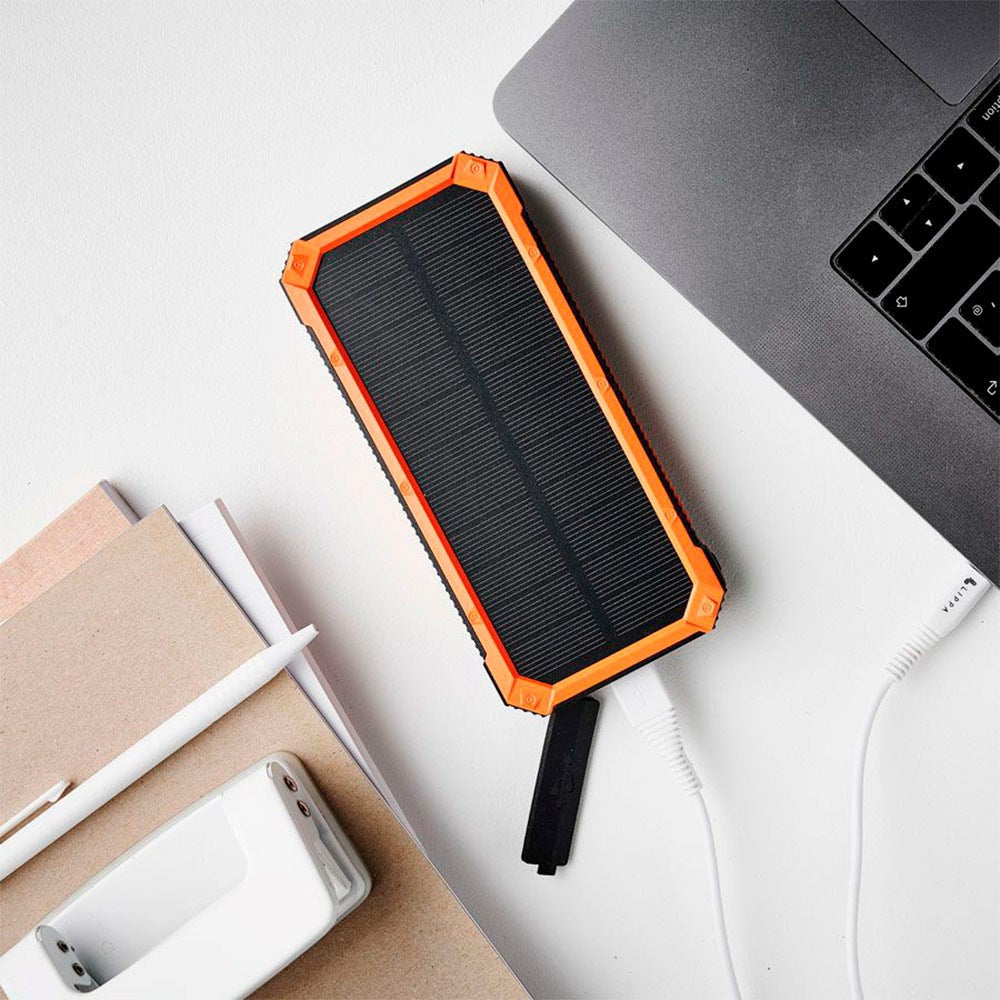 Lippa Foldbar Solcelle PowerBank 20.000 mAh 10.5W 2 x USB-A m. Lommelygte - Sort / Orange
