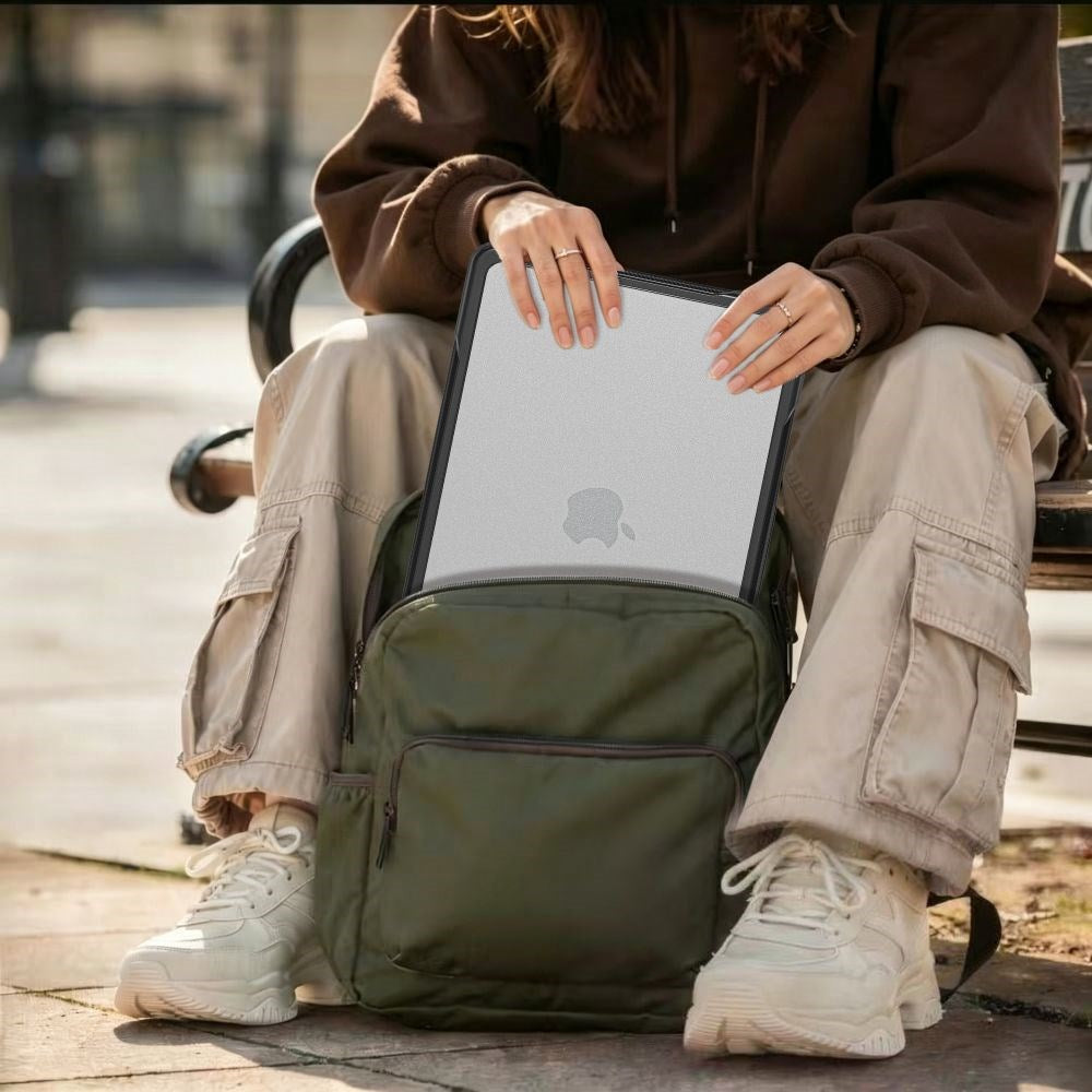 MacBook Neo 13 A18 Pro (2026) Tech-Protect Velar Hybrid Cover - Gennemsigtig / Sort
