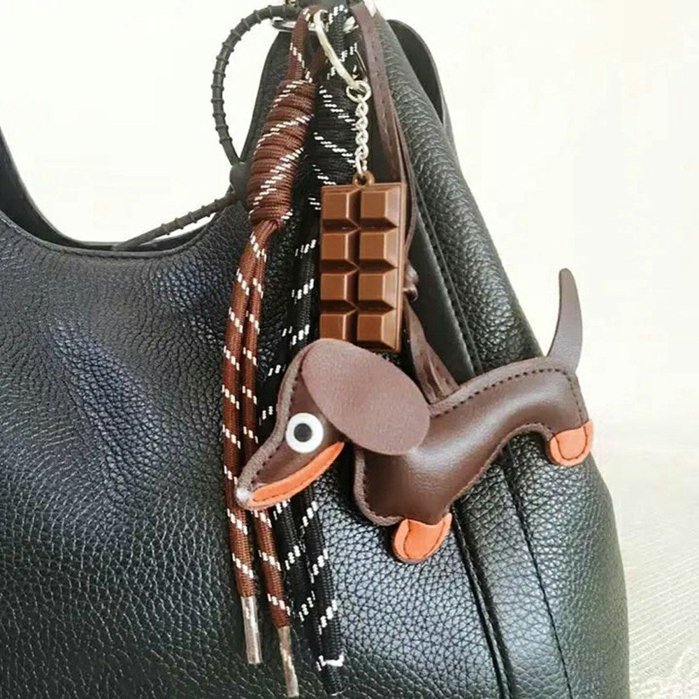 Taskevedhæng m. Gravhund / Chokolade - Brun