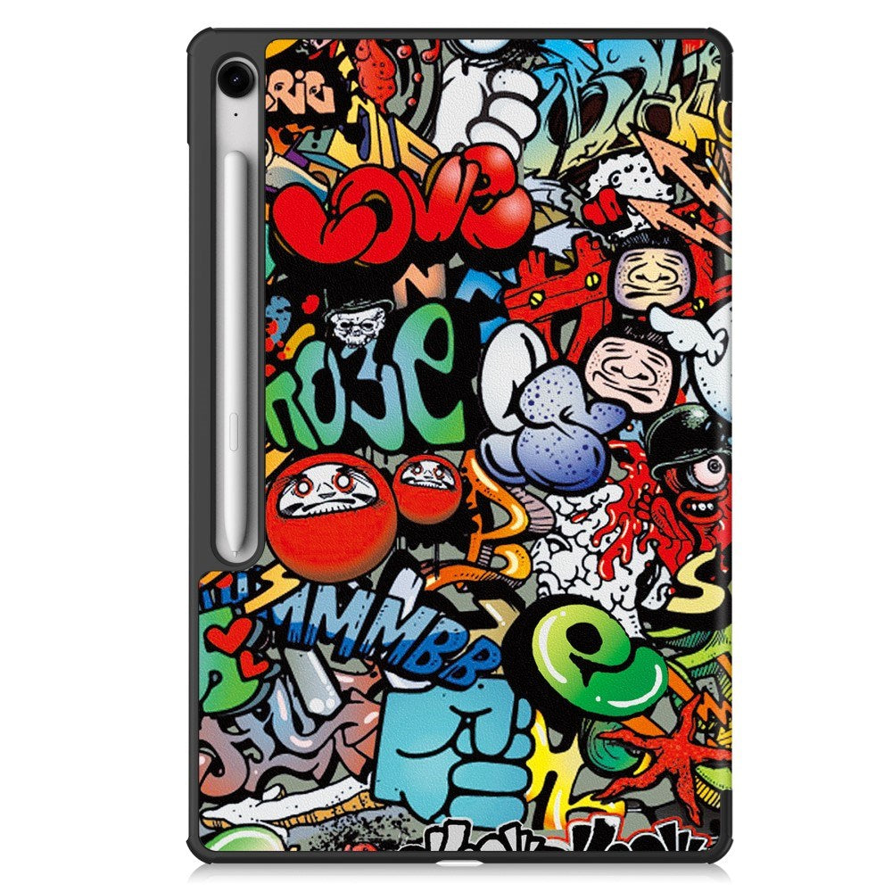 EIDERWOOD Samsung Galaxy Tab S10 FE+ (Plus) Tri-Fold Kunstlæder Flip Cover m. Mønster - Graffiti