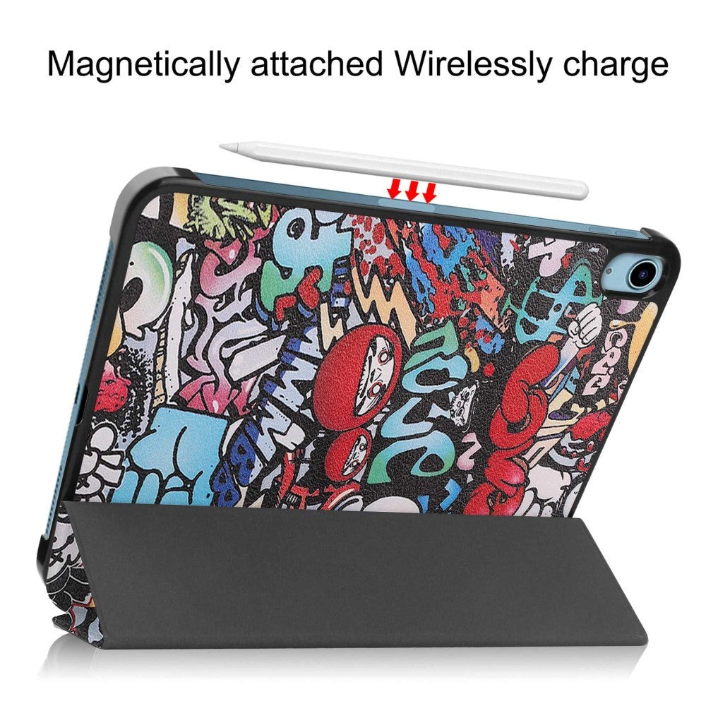 iPad 11" (2025) / iPad 10.9" (2024/2022) Læder Cover m. Tri-fold Stand - Graffiti