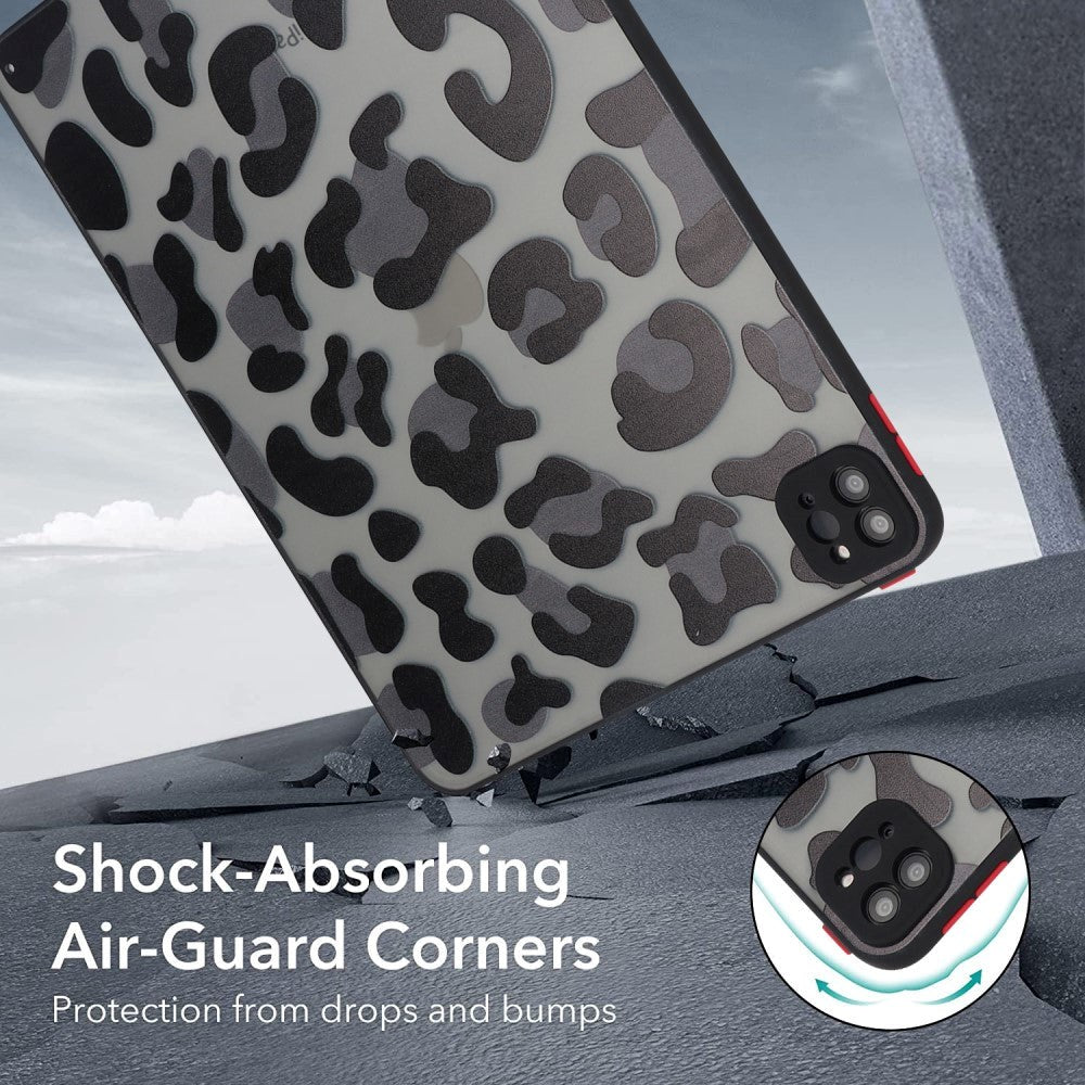 iPad Pro 11" (2022 / 2021 / 2020) Fleksibelt Plastik Cover - Mat Gennemsigtig / Leopard Prikker