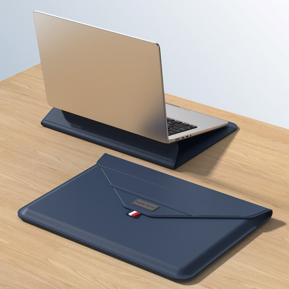 MacBook / Laptop Sleeve 13-14" (32 x 24 cm) m. Tri-fold Ståfunktion - Blå