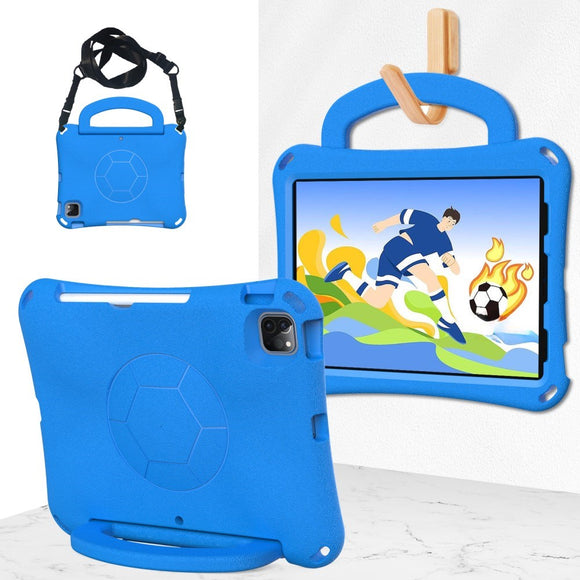 EIDERWOOD iPad Air 10.9" (2022 / 2020) / Pro 11" (2024-2018) Børne Cover m. Ståfunktion & Håndtag - Fodbold - Blå