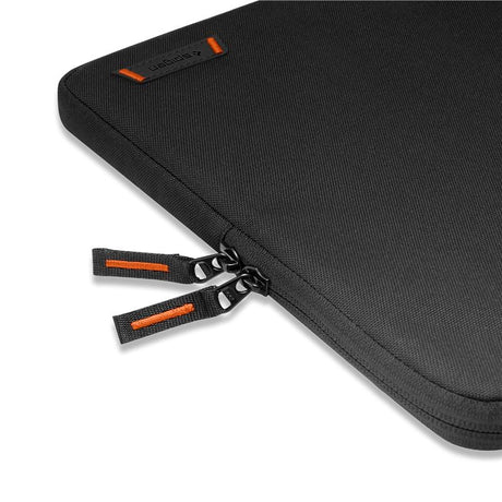 Spigen Basic MacBook / Laptop Sleeve 16" - 38.5 x 27 x 2 cm - Sort