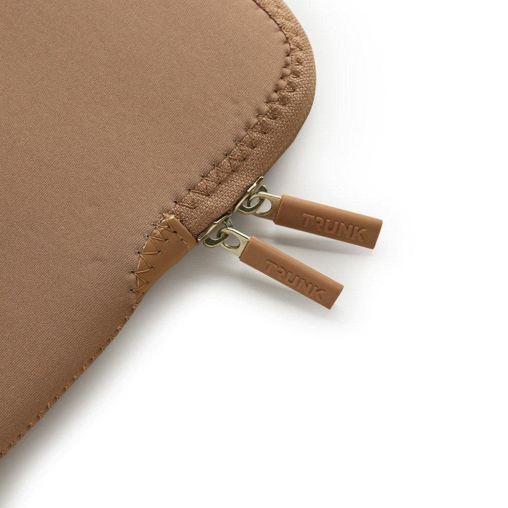 Trunk Neoprene Sleeve til MacBook 13" (30.5 x 21.5 x 1.5 cm) - Warm Taupe