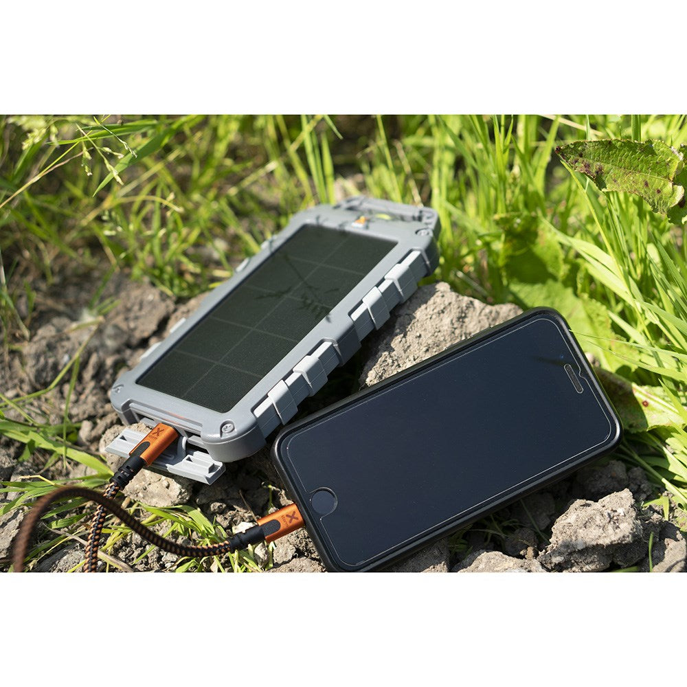 Xtorm Fuel Series FS405 20W Solcelle Powerbank- 10000mAh - 2 x USB-A QC 3.0/ 1 x USB-C PD - Grå